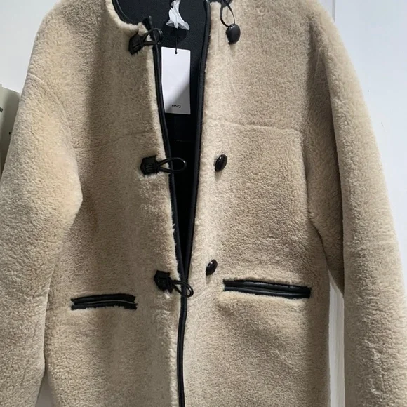 NWT - Viral Mango FUR-EFFECT COAT WITH APPLIQUÉS - Picture 4 of 4